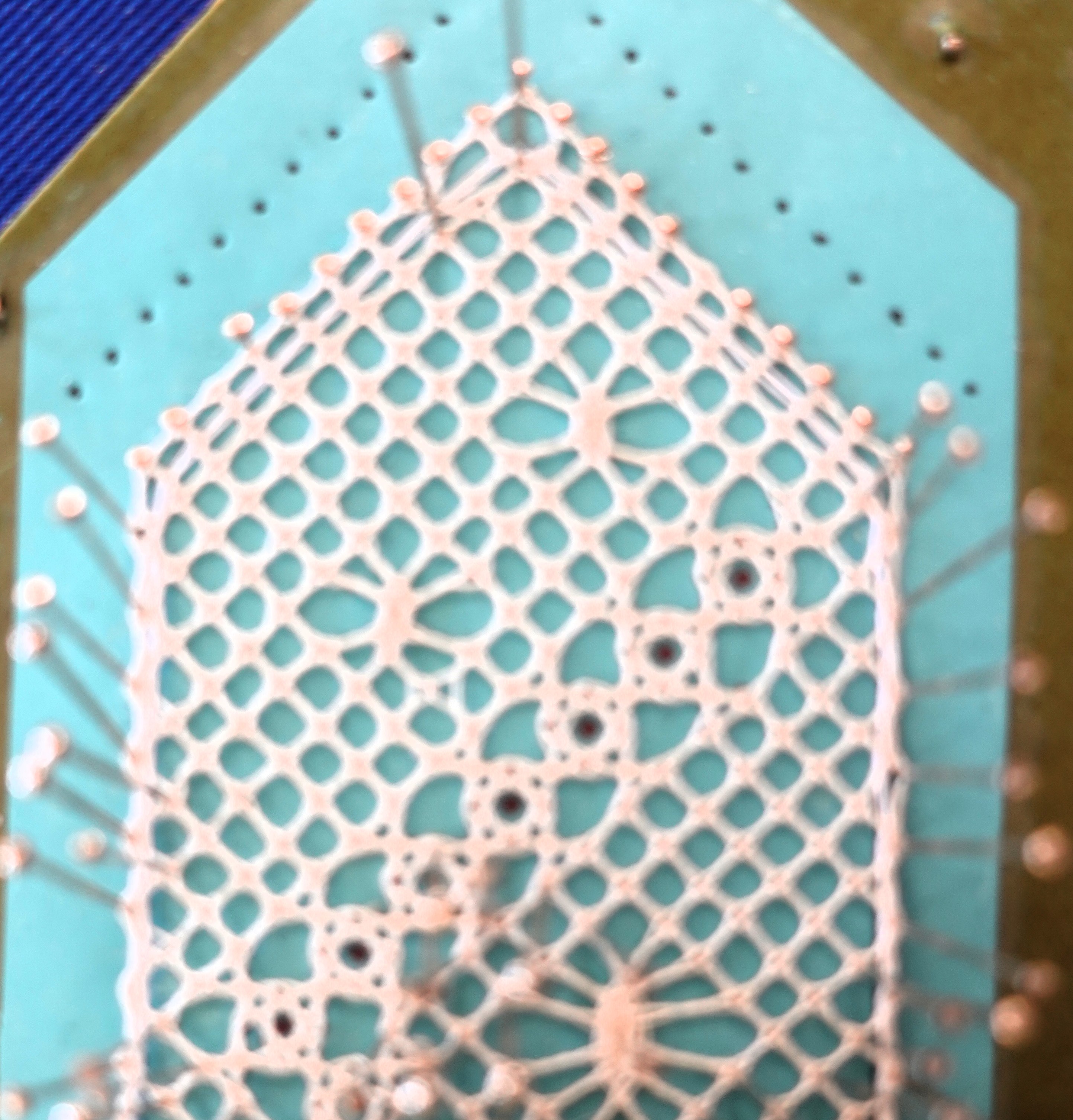 Roseground bookmark lace