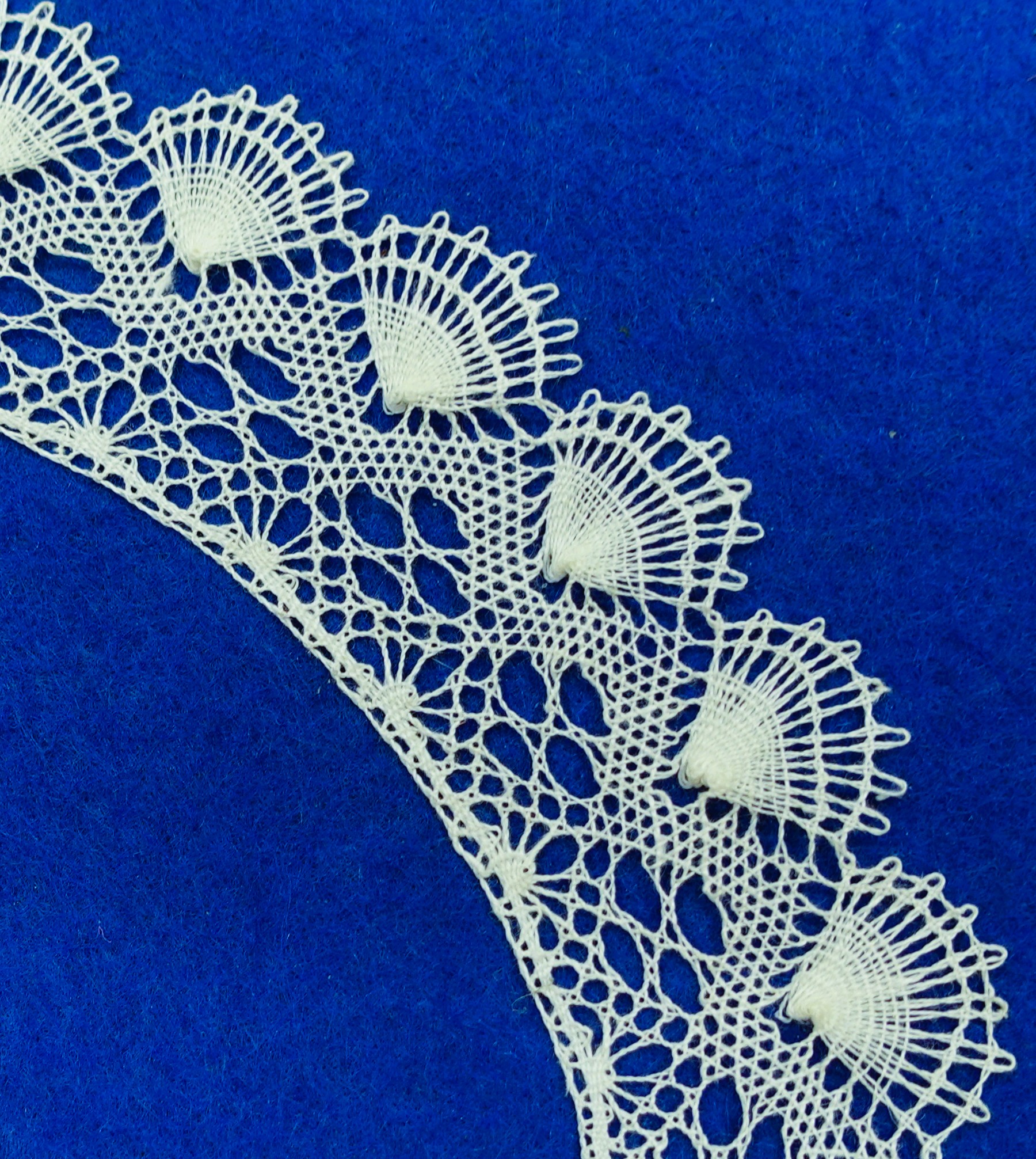 Snakes and bookmarks lace