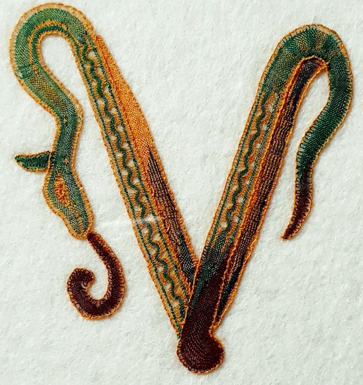 Dragon V lace