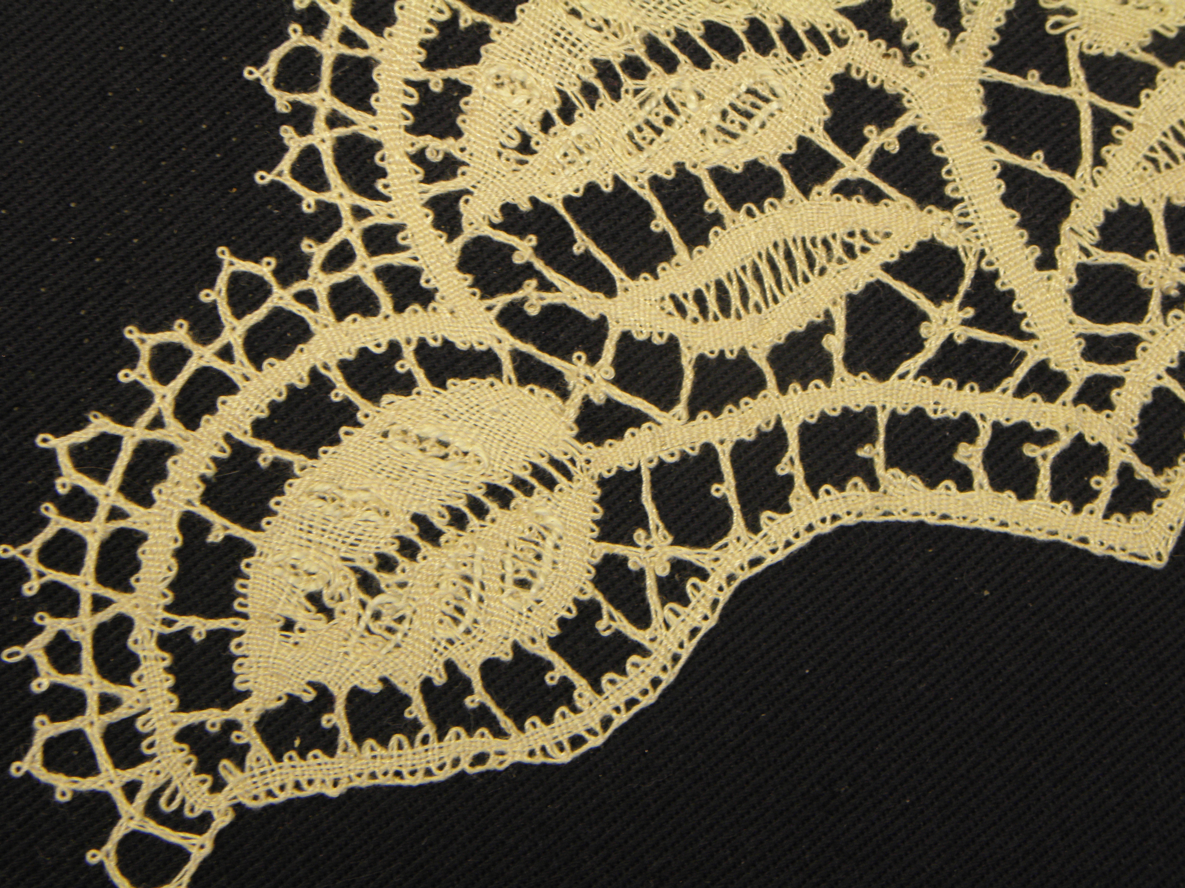 P7110165 lace